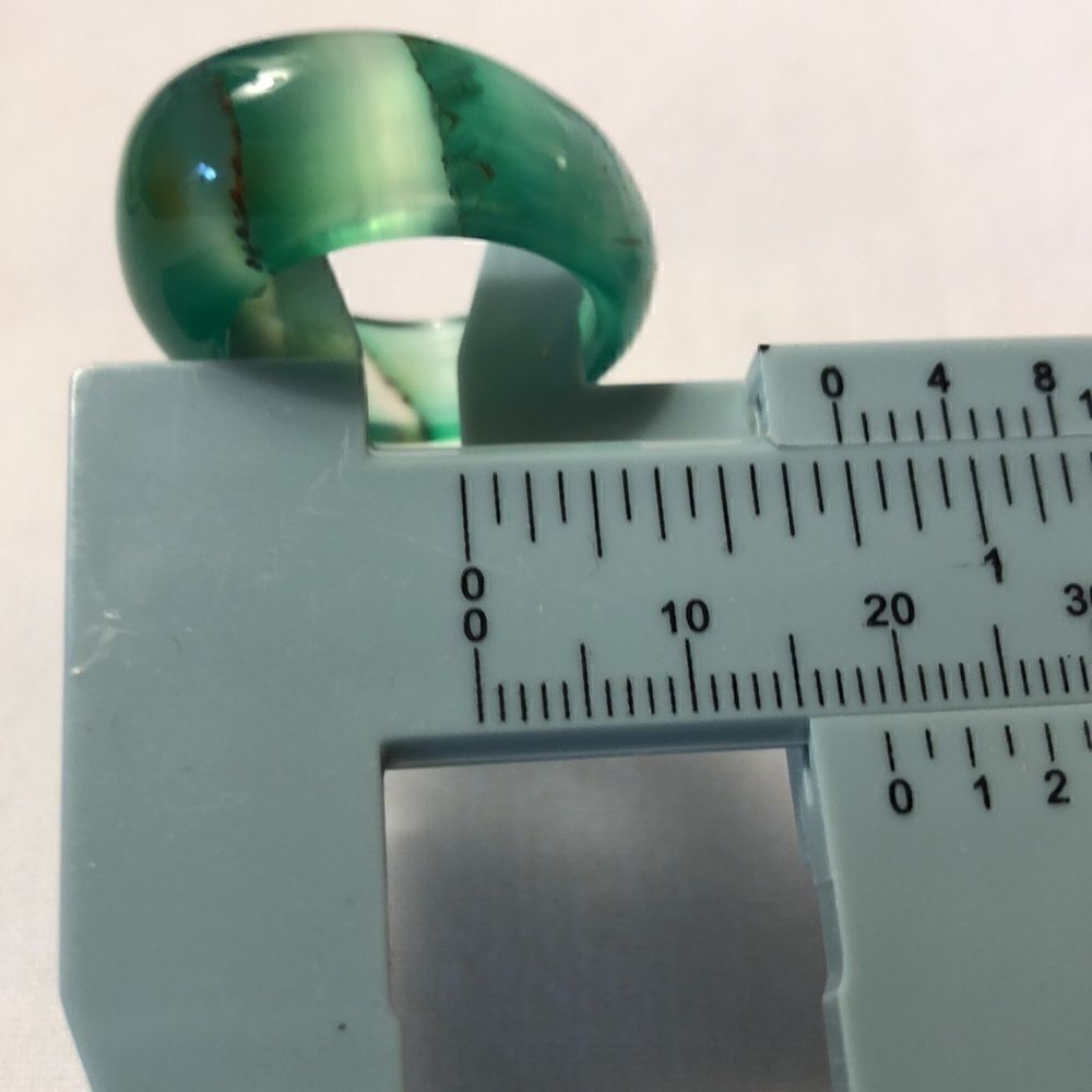 JADE RING, Size 8 1/2, UNISEX. Approximately Sz 8 1/2 translucent perfect - Picture 6 of 7